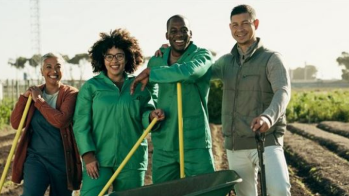 Fruit Farm Workers Needed in BC – Canada For Foreigners with LMIA